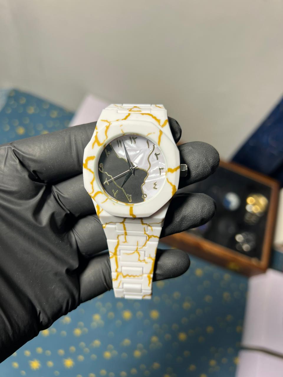 Arabic Aura | White & Gold Marble | Arabic Numerals